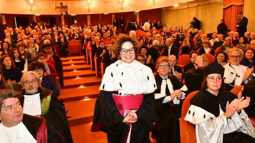 La Rettrice accolta tra gli applausi