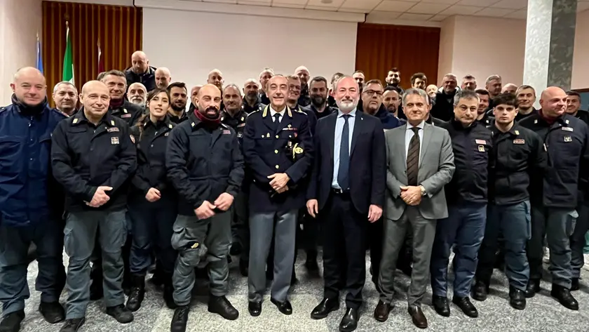 La visita del sottosegretario Ostellari al Reparto Mobile a Padova dopo gli scontri di Torino