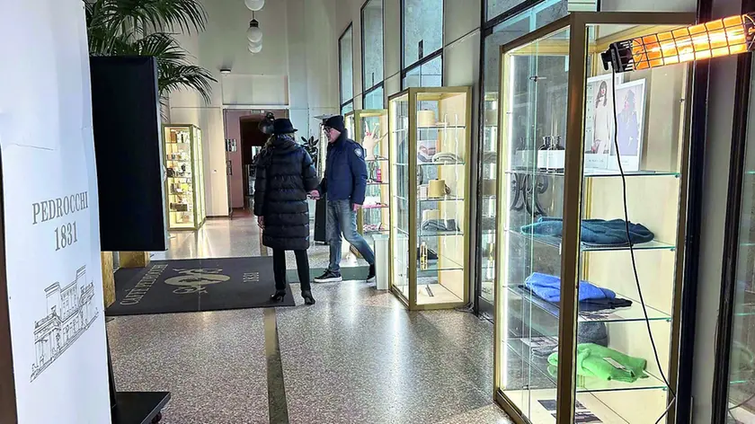 Le vetrine commerciali al Caffè Pedrocchi