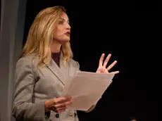 Un momento della lectio magistralis di Venezi nel teatro del carcere della Giudecca