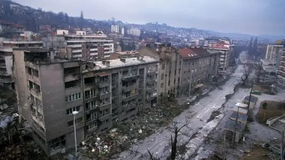 Il centro di Sarajevo distrutto dalle bombe