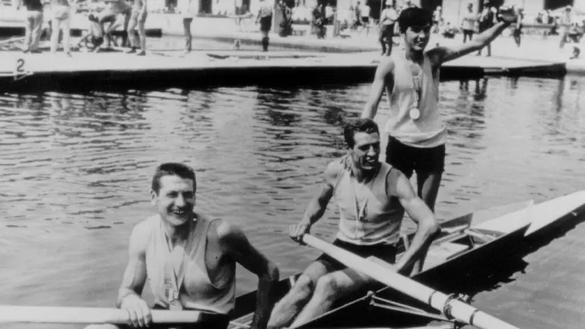 Il "due con" dei trevigiani Primo Baran, Renzo Sambo e Bruno Cipolla con l'oro vinto alle Olimpiadi di Messico '68