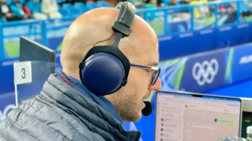 Stefano Rizzato, la voce ufficiale del curling olimpico