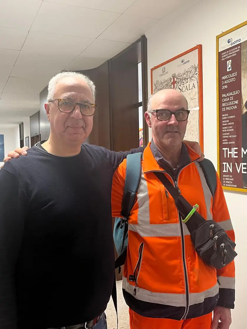 Nicola Boscoletto, uno dei fondatori della cooperativa, e Maurizio Donato, lavoratore che si occupa del verde