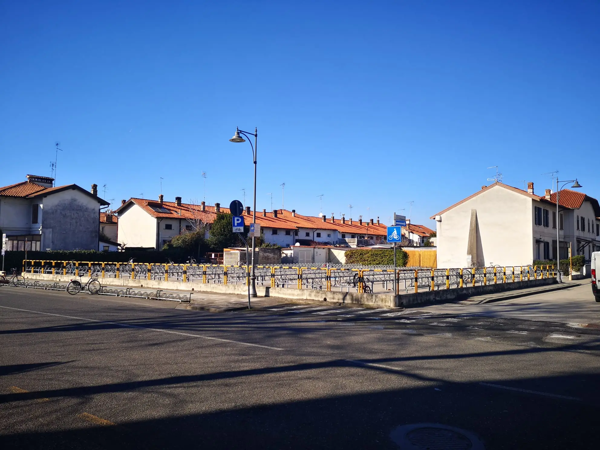 Parcheggio di Panzano deserto di bici: l'adesione allo sciopero è stata massiccia