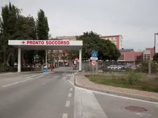 La tredicenne è stata portata al Pronto soccorso della Navicella