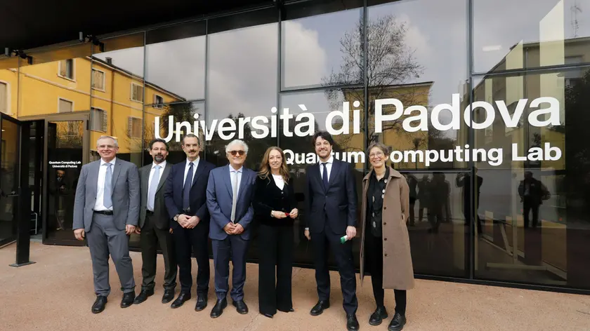 Il taglio del nastro del nuovo laboratorio dell'Università di Padova con computer quantistico