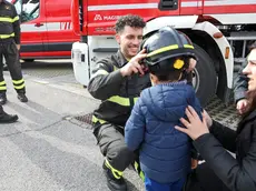 Vigili del fuoco durante una giornata di sensibilizzazione