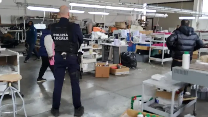 Il blitz della polizia locale