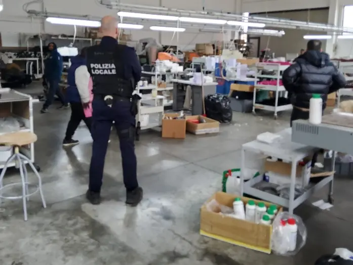 Il blitz della polizia locale