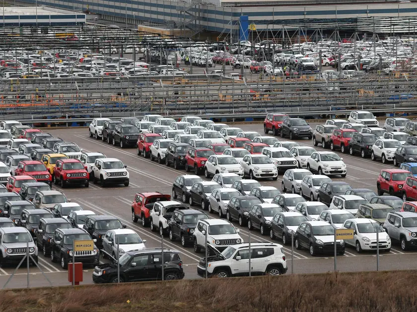 Auto a Padova, cresce il parco a basse emissioni ma il ricambio resta lento