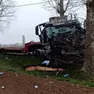 Il camion finito contro l'albero