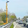 L’autovelox abbattuto un mese fa è tornato al suo posto (foto Piran)