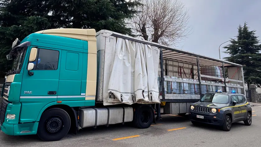 Il sequestro di carburante da parte della Gdf