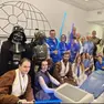 Thomas vestito da Dart Fener e i cosplayers dell'associazione Star Wars Universe di Adria in visita all'UOSD Odontoiatria di Comunità dell'Ospedale Immacolata Concezione di Piove di Sacco