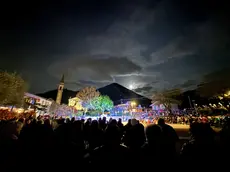 Tanta partecipazione al tradizionale processo a Gesù inscenato a Carbonara di Rovolon