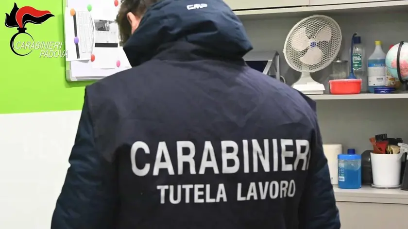 Blitz dei carabinieri
