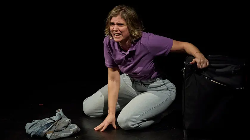 Giulia Briata nello spettacolo “In fondo al buio” che andrà in scena martedì 7 aprile, alle ore 21, nel Piccolo Teatro Don Bosco a Padova