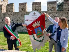 La scopertura della targa dedicata a Oriana Fallaci ai giardini di Monselice