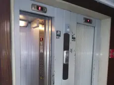 Un medico padovano è accusato di aver abusato sessualmente di un'infermiera in ascensore