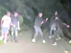 Un frame del video che riprende l’aggressione a Lorenzo Cristea