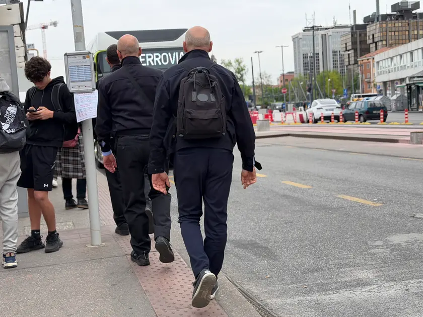 Furbetti del ticket di bus a tram: a Padova è boom di multe