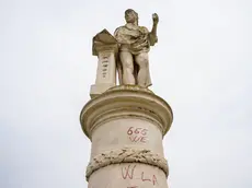 La statua imbrattata in Prato della Valle