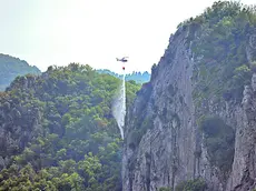Lo spegnimento di un incendio a Rocca Pendice