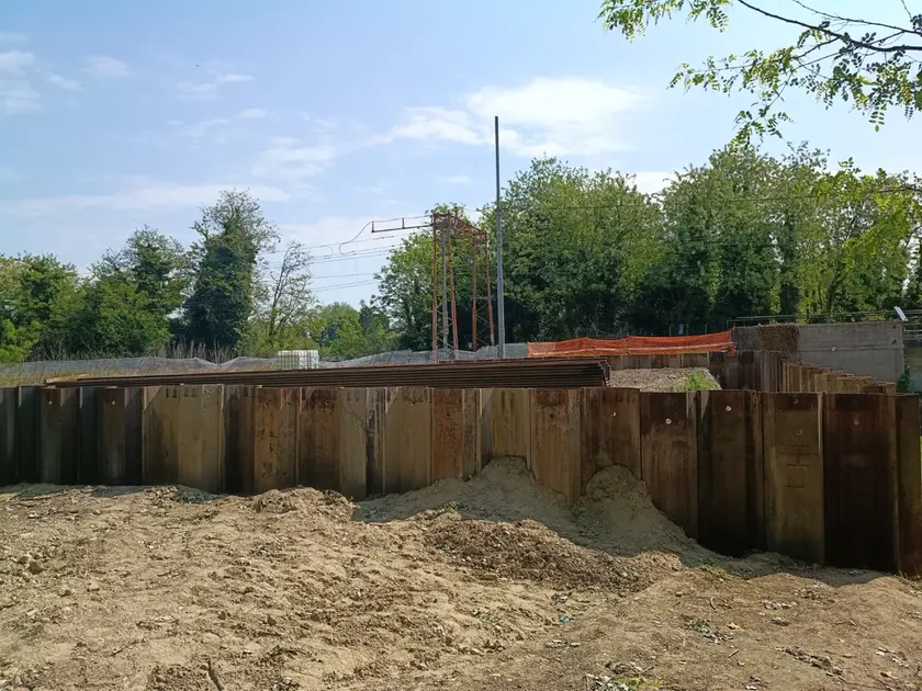 Tranciato il cavo nel cantiere