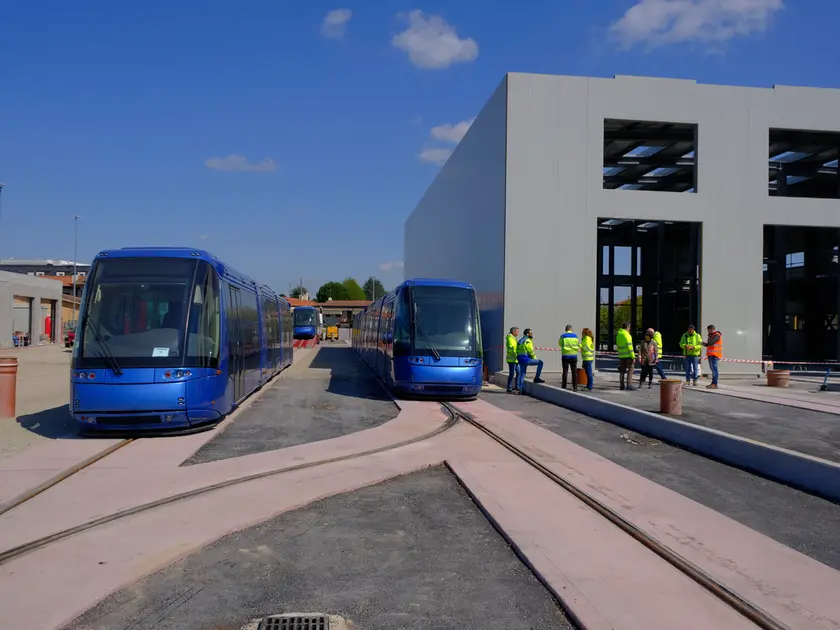 I mezzi del Sir3 fermi da qualche mese nel deposito di Voltabarozzo