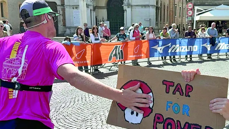 Dall’ergastolo alla mezza maratona di Padova chiusa in un’ora e 50: «Mi alleno in carcere»