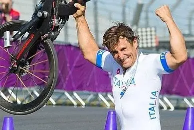 Al paraciclismo ancora oro per Alex Zanardi