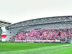 La curva Sud ormai completata affollata di tifosi