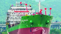 La nave cisterna "Lucia Cosulich" a metanolo appena varata dai cantieri cinesi della società triestina