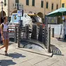 La scala d’accesso ai bagni pubblici di piazza delle Erbe