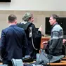 Erik Zorzi, a destra, con l’avvocato Vanzetti durante il processo