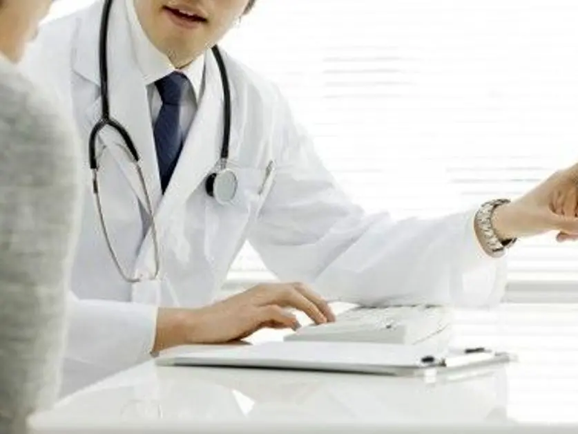 Medico e paziente in ambulatorio
