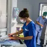 Medici e operatori sanitari in ospedale