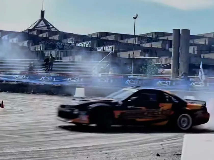 Lo show nel parcheggio del Geox di Padova