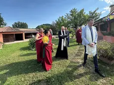 L’incontro deibuddisti allapresentazione del progetto nellavilla di via Selvatico a Teolo (foto Piran)
