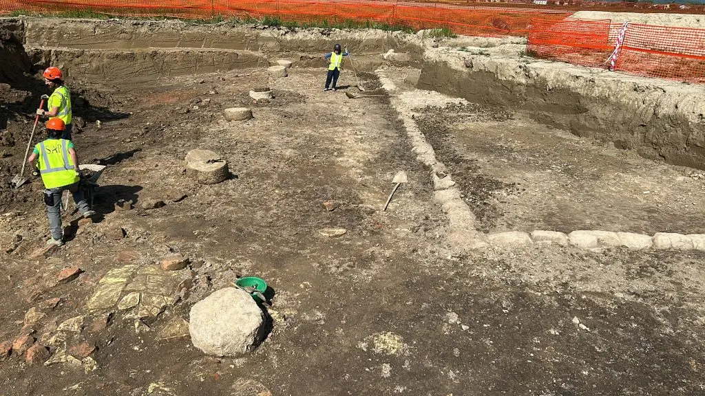 Gli elementi del tempio emerso