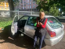 Laura Held, 86 anni, costretta a vivere in auto