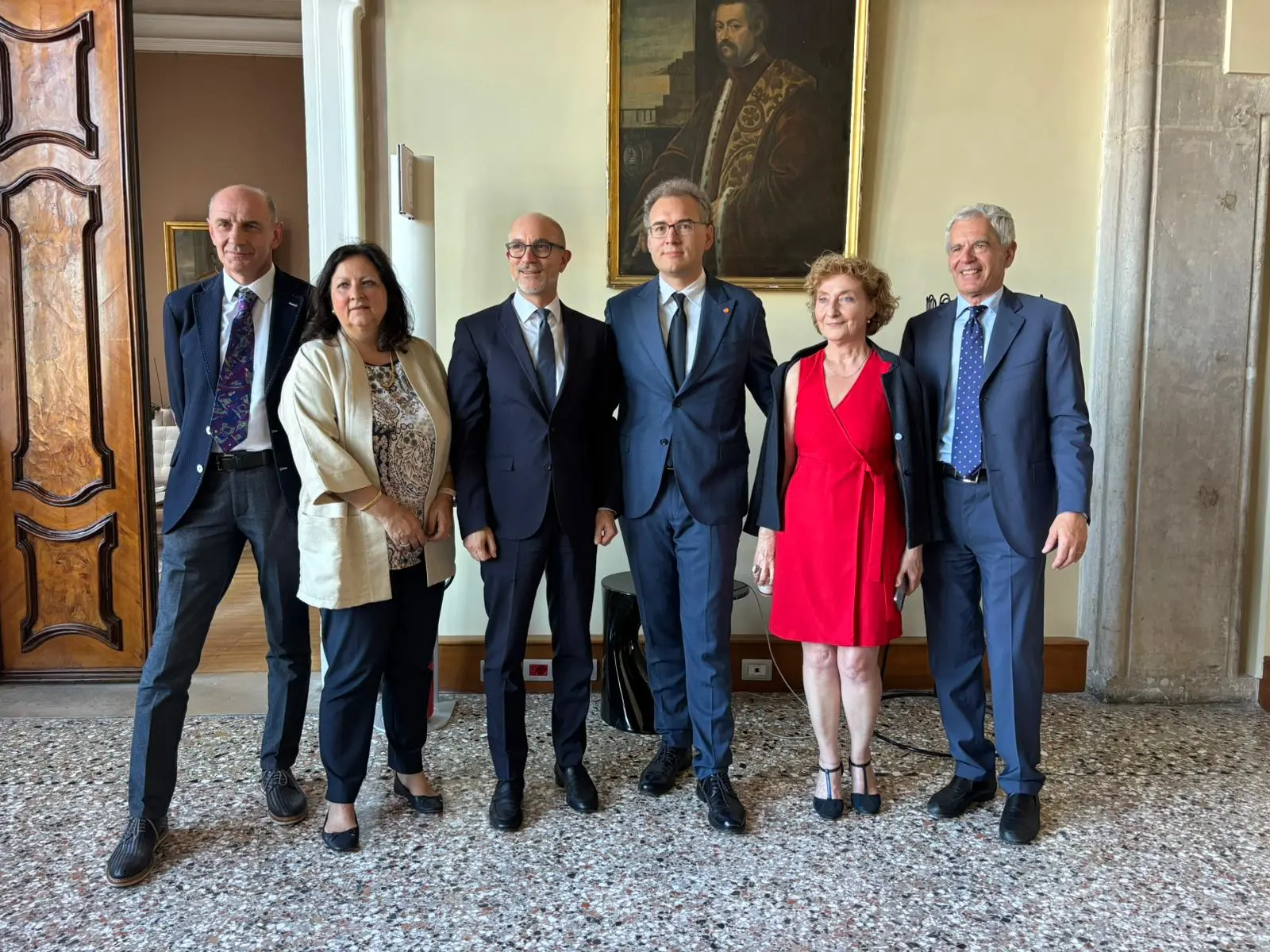 Al centro il neoeletto rettore di Ca’ Foscari, Marco Sgarbi con la commissione elettorale, nella sede del rettorato