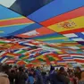 La maxi bandiera del Festival di Giavera