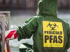 Operazioni di bonifica dei terreni inquinati da Pfas (foto archivio)