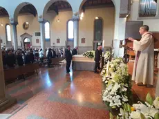 Chiesa gremita per il funerale di Gianluca Benedetti a Padova