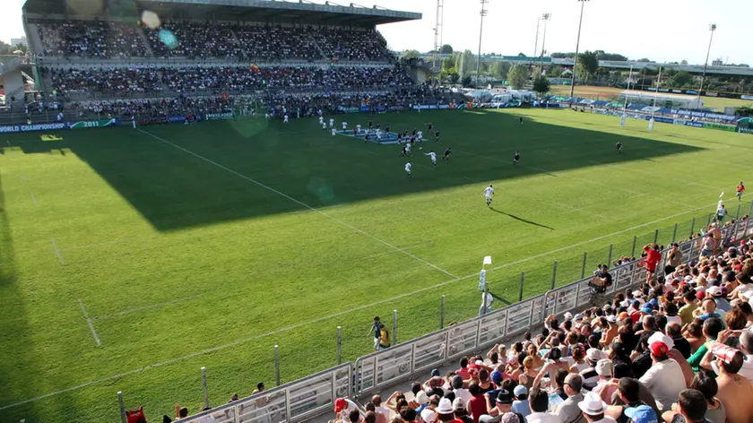 Lo stadio Plebiscito