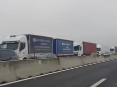 Rallentamenti in A13 per allagamenti