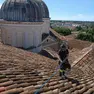 L'intervento sul tetto di Santa Giustina (foto vigili del fuoco)