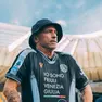 Eros Ramazzotti sui suoi social posta le immagini con la maglia dell'Udinese